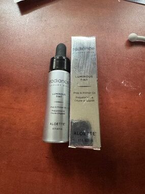 Radiance Luminous Tint Prep and Primer Oil, Aloette